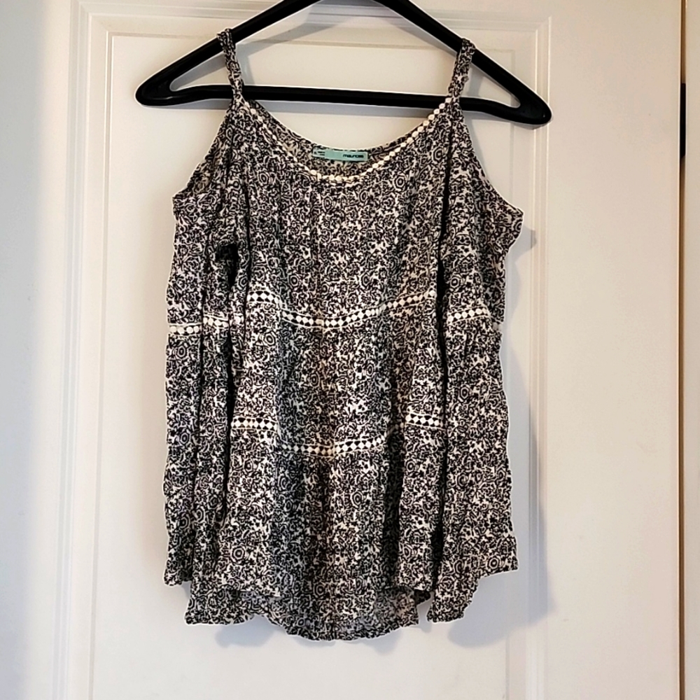 Maurices Long Sleeve Cold Shoulder Blouse with Crochet Detail (XL)